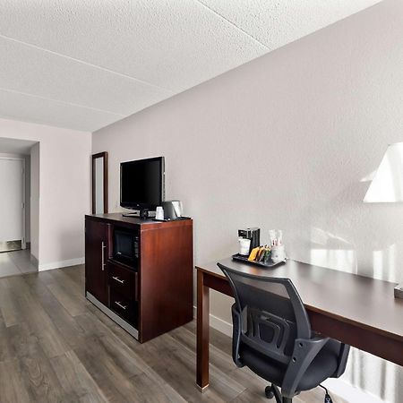 Best Western Luxbury Inn Fort Wayne Esterno foto