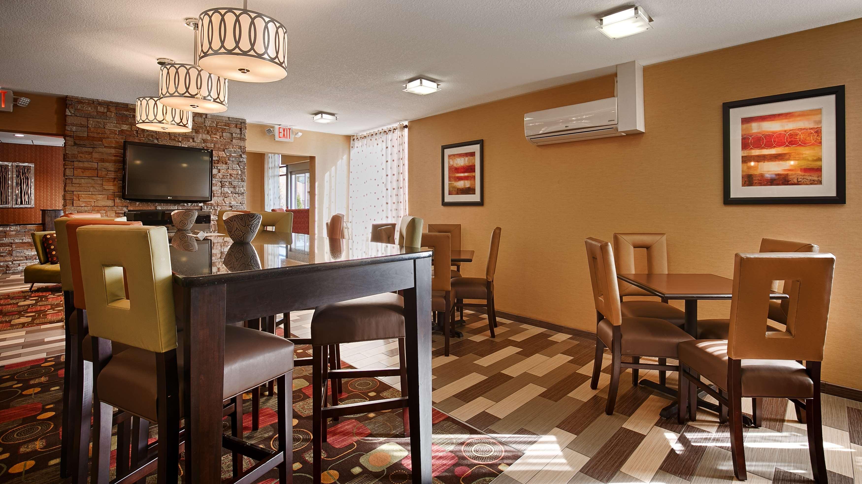 Best Western Luxbury Inn Fort Wayne Esterno foto