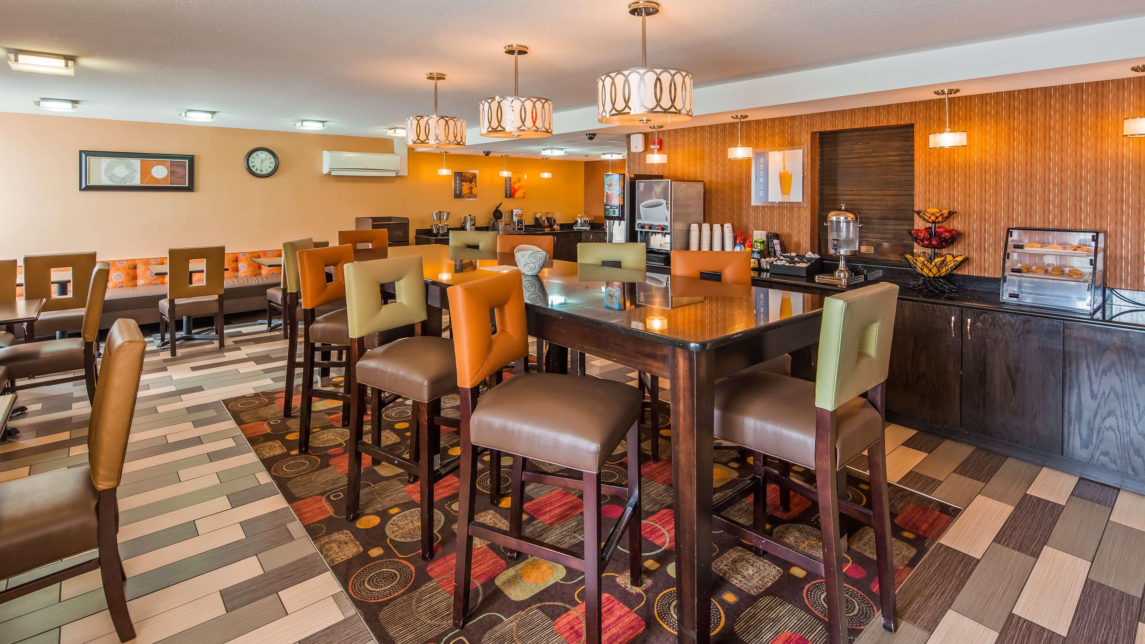 Best Western Luxbury Inn Fort Wayne Esterno foto