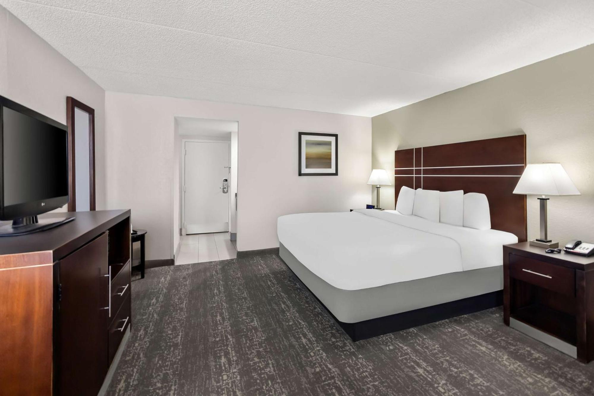 Best Western Luxbury Inn Fort Wayne Esterno foto