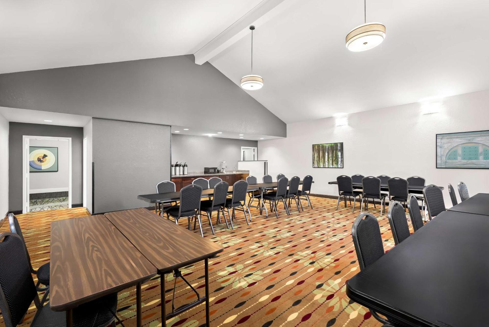 Best Western Luxbury Inn Fort Wayne Esterno foto