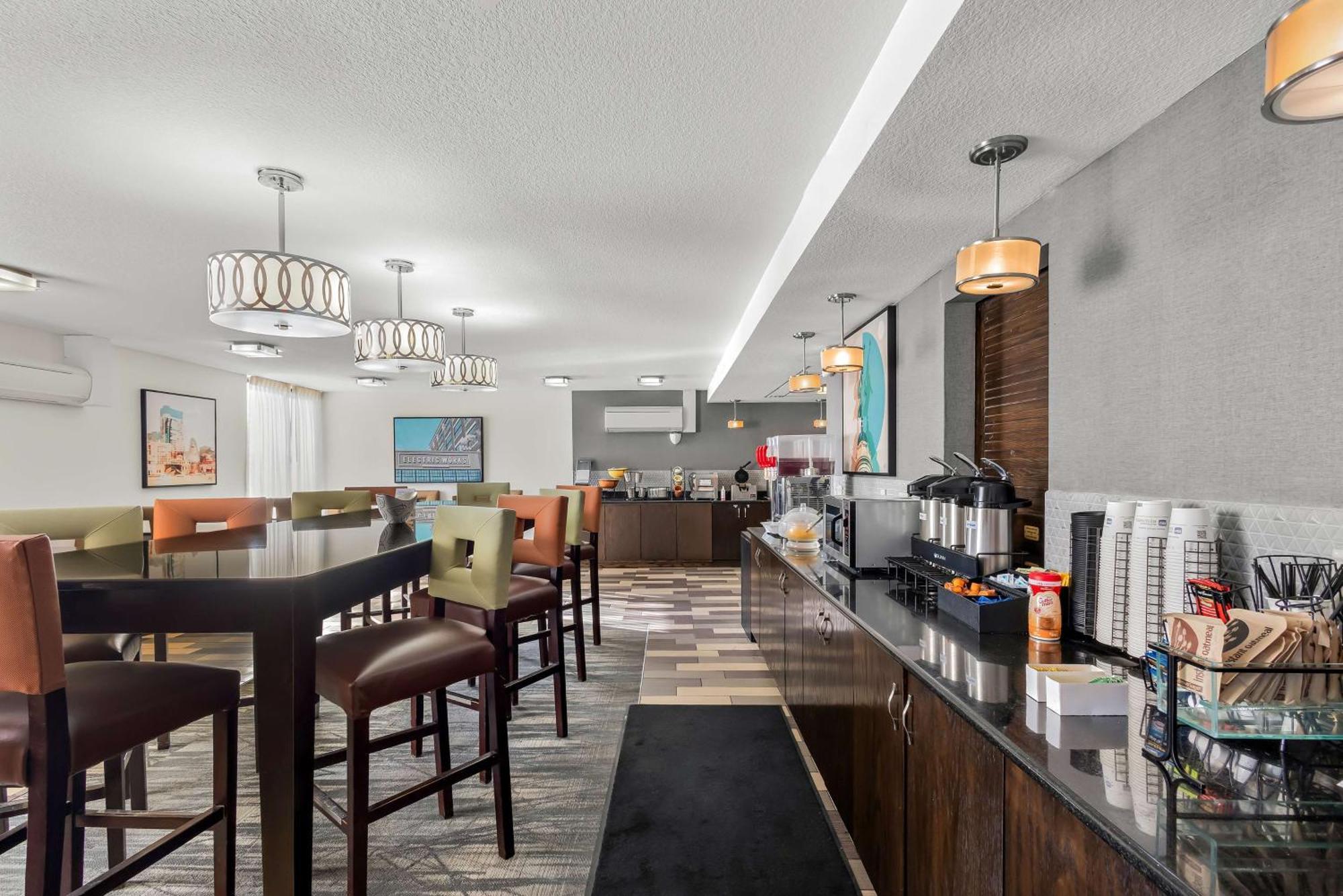 Best Western Luxbury Inn Fort Wayne Esterno foto