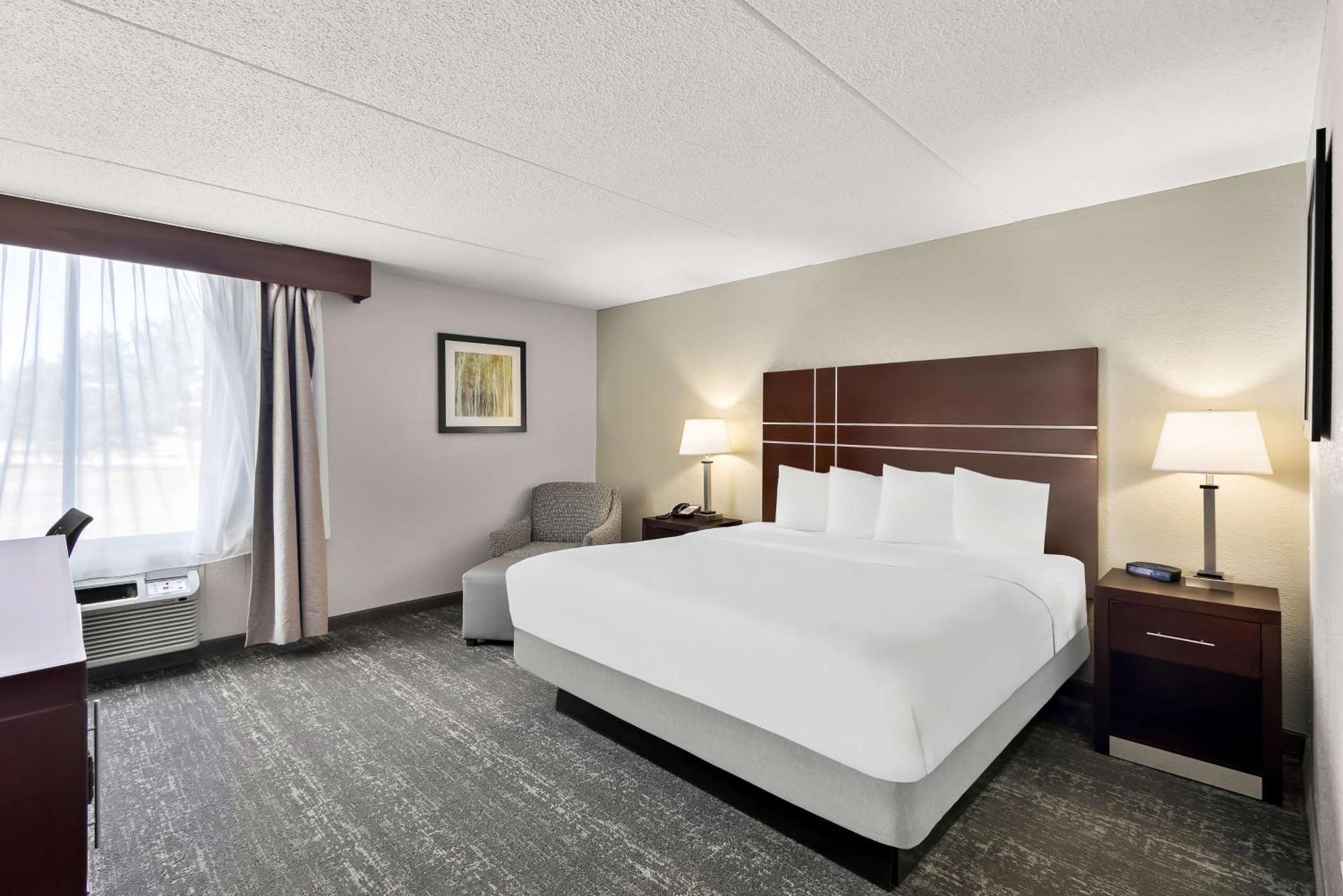 Best Western Luxbury Inn Fort Wayne Esterno foto