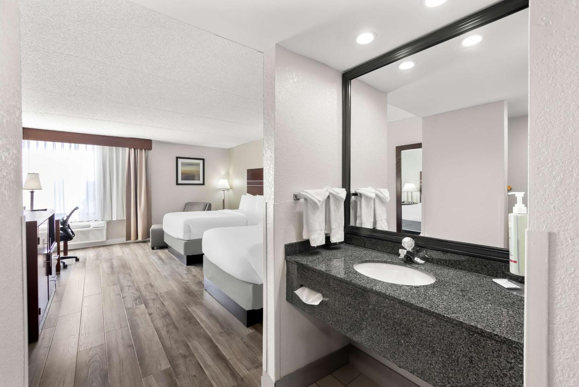 Best Western Luxbury Inn Fort Wayne Esterno foto