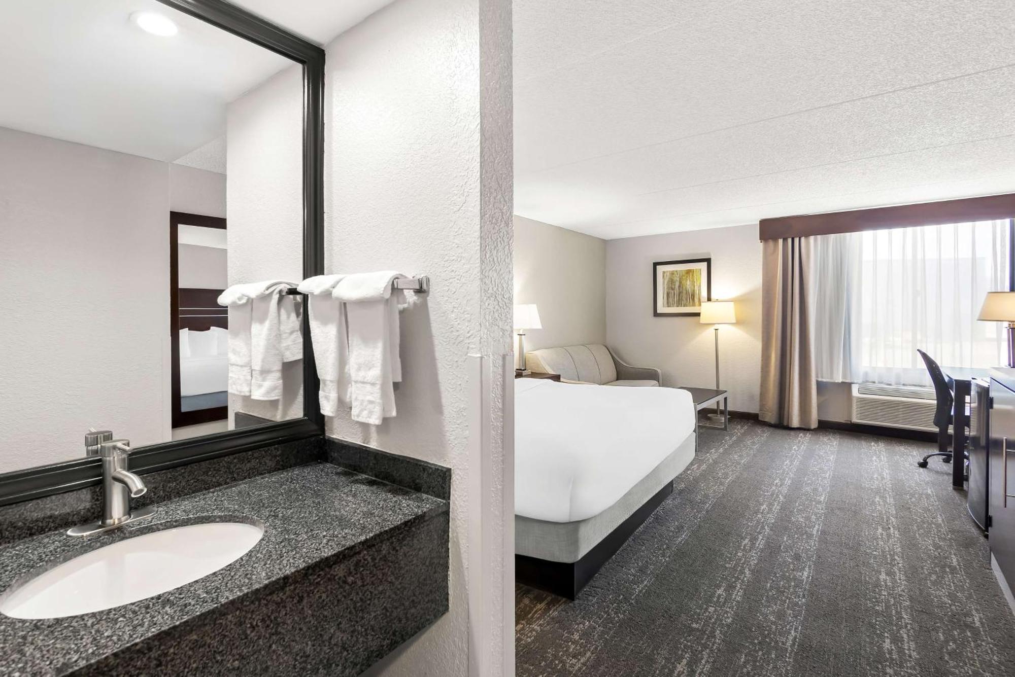 Best Western Luxbury Inn Fort Wayne Esterno foto